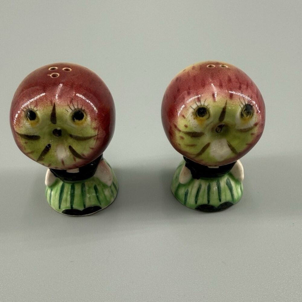 Vintage Anthropomorphic Apple Salt & Pepper Shaker Set MCM Retro Kitschy Japan